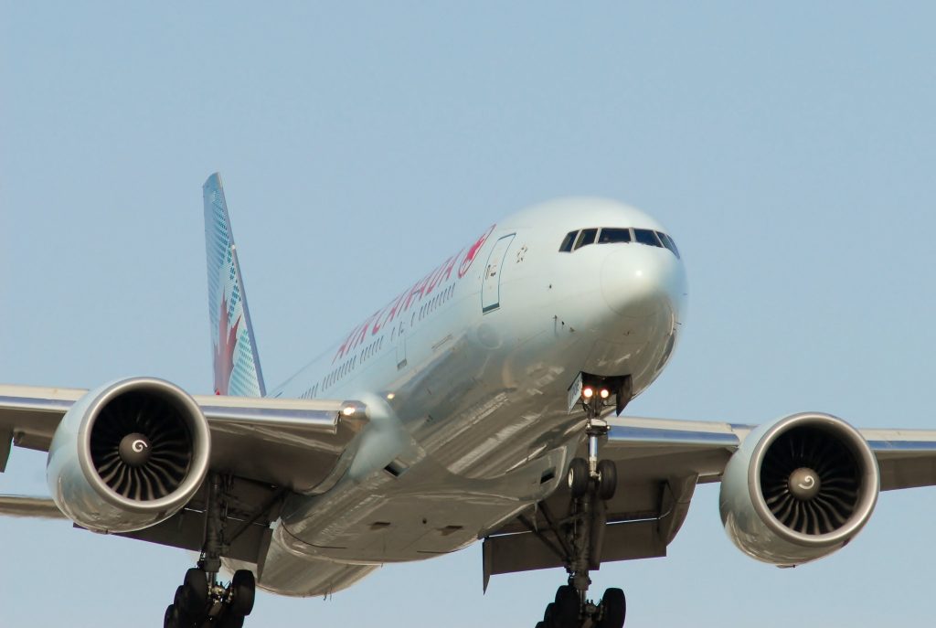 Air Canada Boeing 777-233/LR | C-FNNH / 706 par Lord of the Wings© - https://www.flickr.com/photos/aseemsjohri/8603695755/