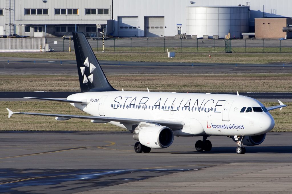 OO-SSC A319 Brussels Airlines star aliance cs par Maarten Visser sous (CC BY-SA 2.0)