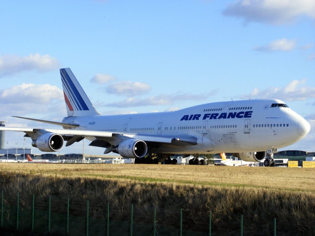 Air France Boeing 747-428 F-GITD @ CDG par Mathieu Marquer sous (CC BY-SA 2.0) https://www.flickr.com/photos/slasher-fun/4025882160/ https://creativecommons.org/licenses/by-sa/2.0/