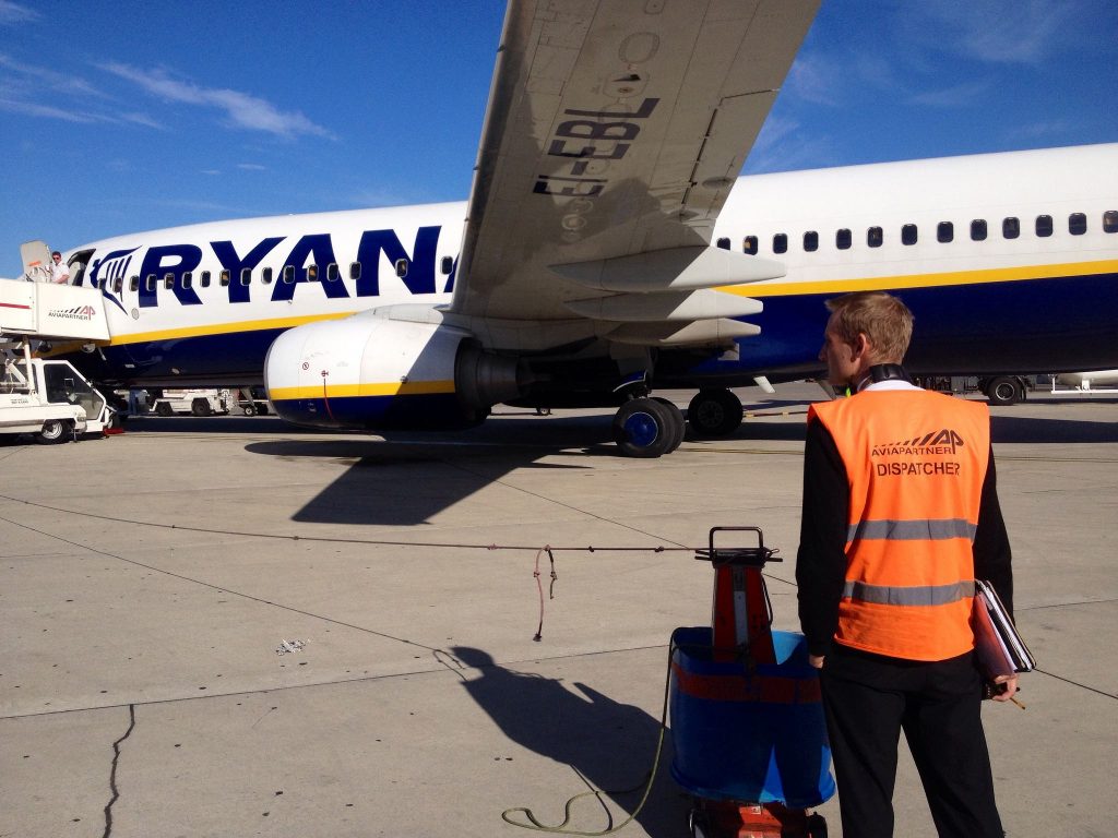 Voyage Ryanair (FR) par jean-louis Zimmermann sous (CC BY 2.0) https://www.flickr.com/photos/jeanlouis_zimmermann/10469847145/in/photostream/ https://creativecommons.org/licenses/by/2.0/