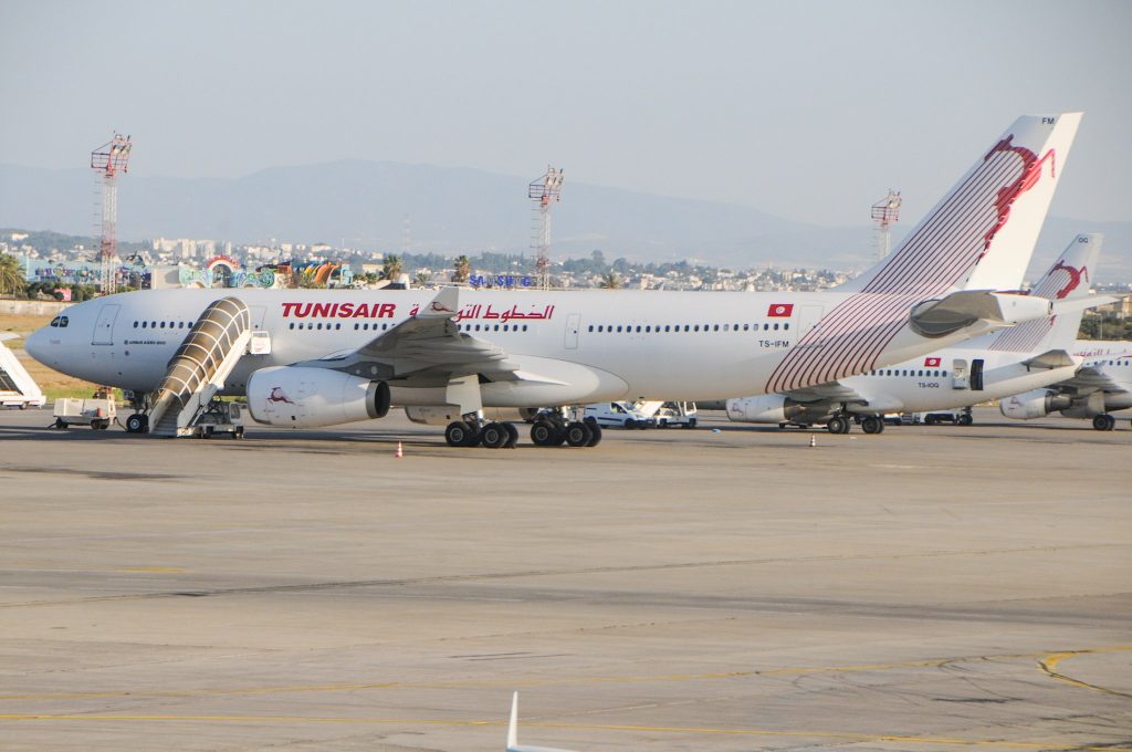 Le premier airbus A330 de Tunisair TS-IFM par Citizen59 sous (CC BY 3.0) https://commons.wikimedia.org/wiki/File:PremierA330TunisairTS-IFM_2.JPG https://creativecommons.org/licenses/by/3.0/deed.en