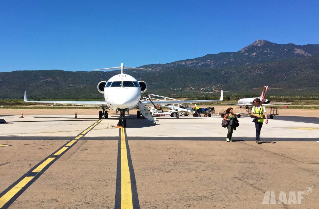 UM HOP! Air France sur le tarmac de figari