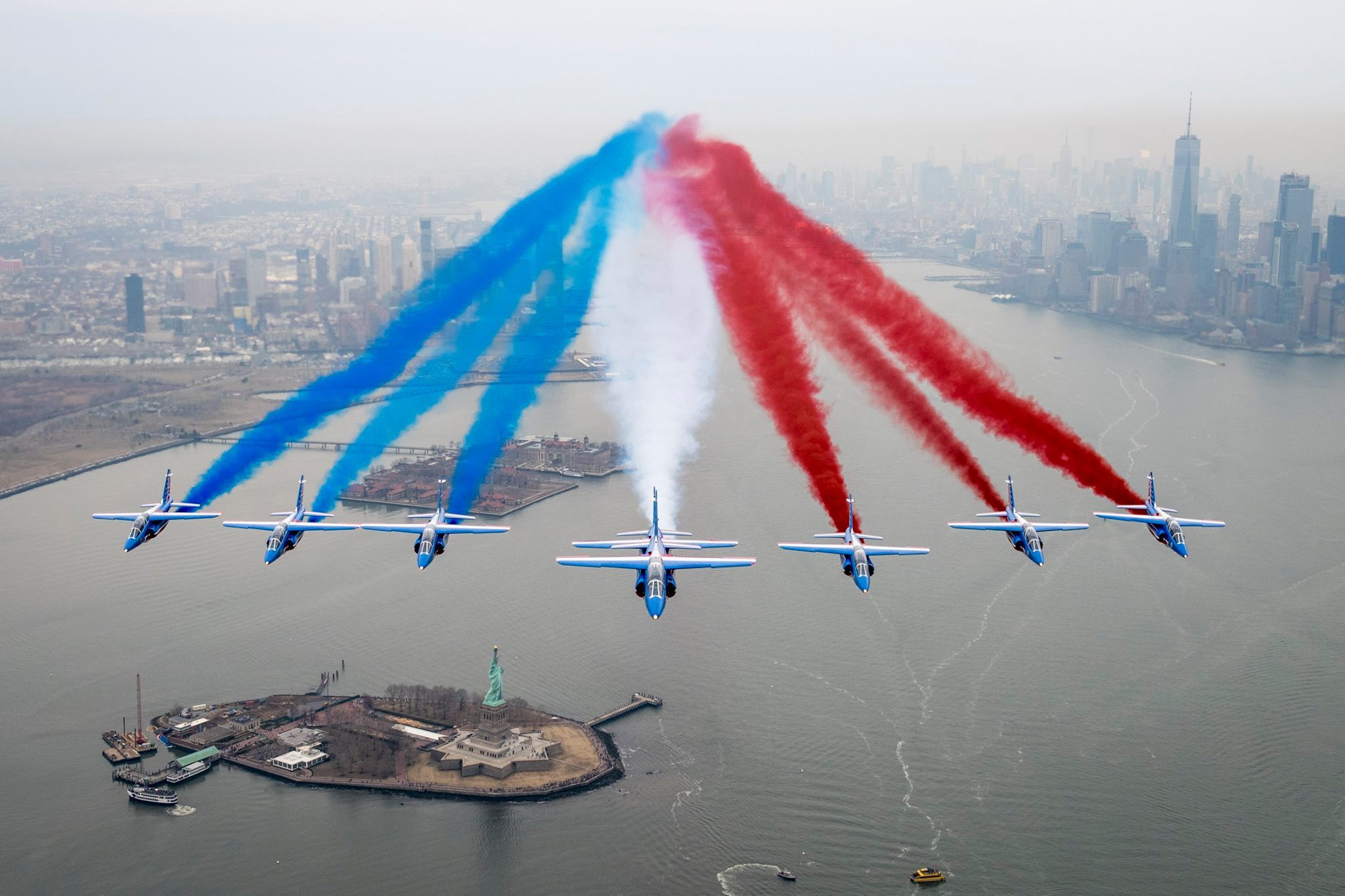 La Patrouille de France en tournée aux USA survole New York AAF