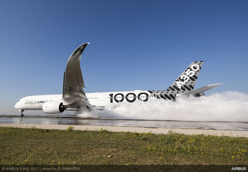 A350-1000 test surface inondée à Istre - Avril 2017