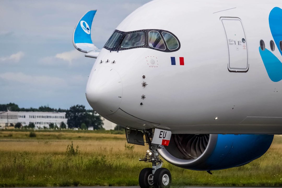 A350-941 French Blue F-HREU au roulage à Chateauroux
