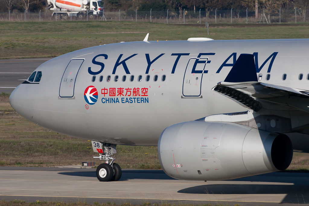 China Eastern Airlines Airbus A330-243 cn 1267 F-WWKH // B-6538 Skyteam livery