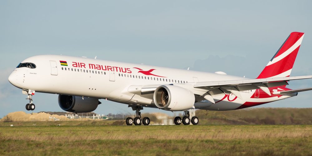 Airbus A350 Air Mauritius pris le 25/11/2017 à CDG (c) Jean-Baptiste Rouer - reproduction interdite