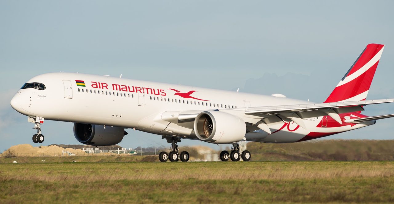 Airbus A350 Air Mauritius pris le 25/11/2017 à CDG (c) Jean-Baptiste Rouer - reproduction interdite