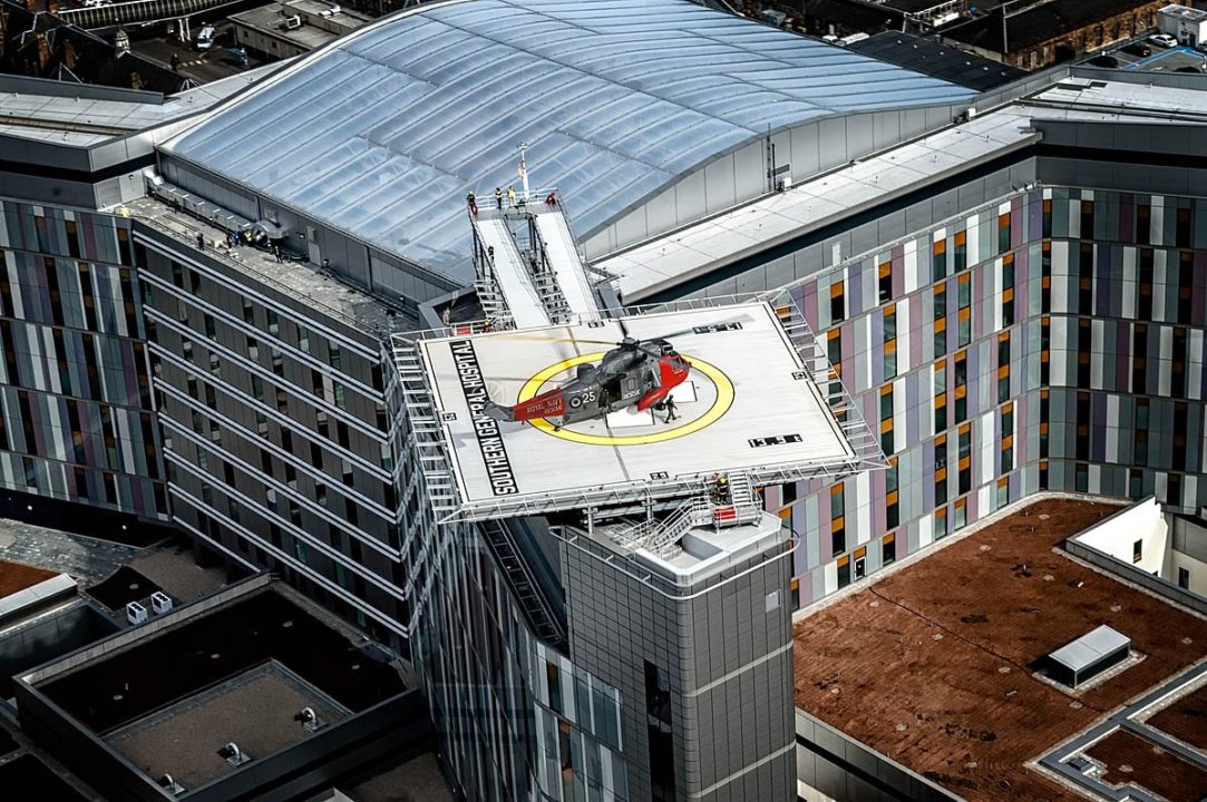 Plateformes hélicoptères installées sur les toits de bâtiments