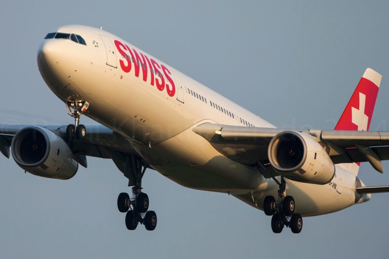 Airbus A330 SWISS en approche finale