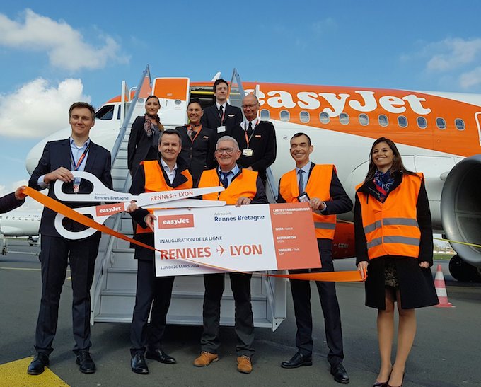 1er vol easyJet entre Rennes et Lyon