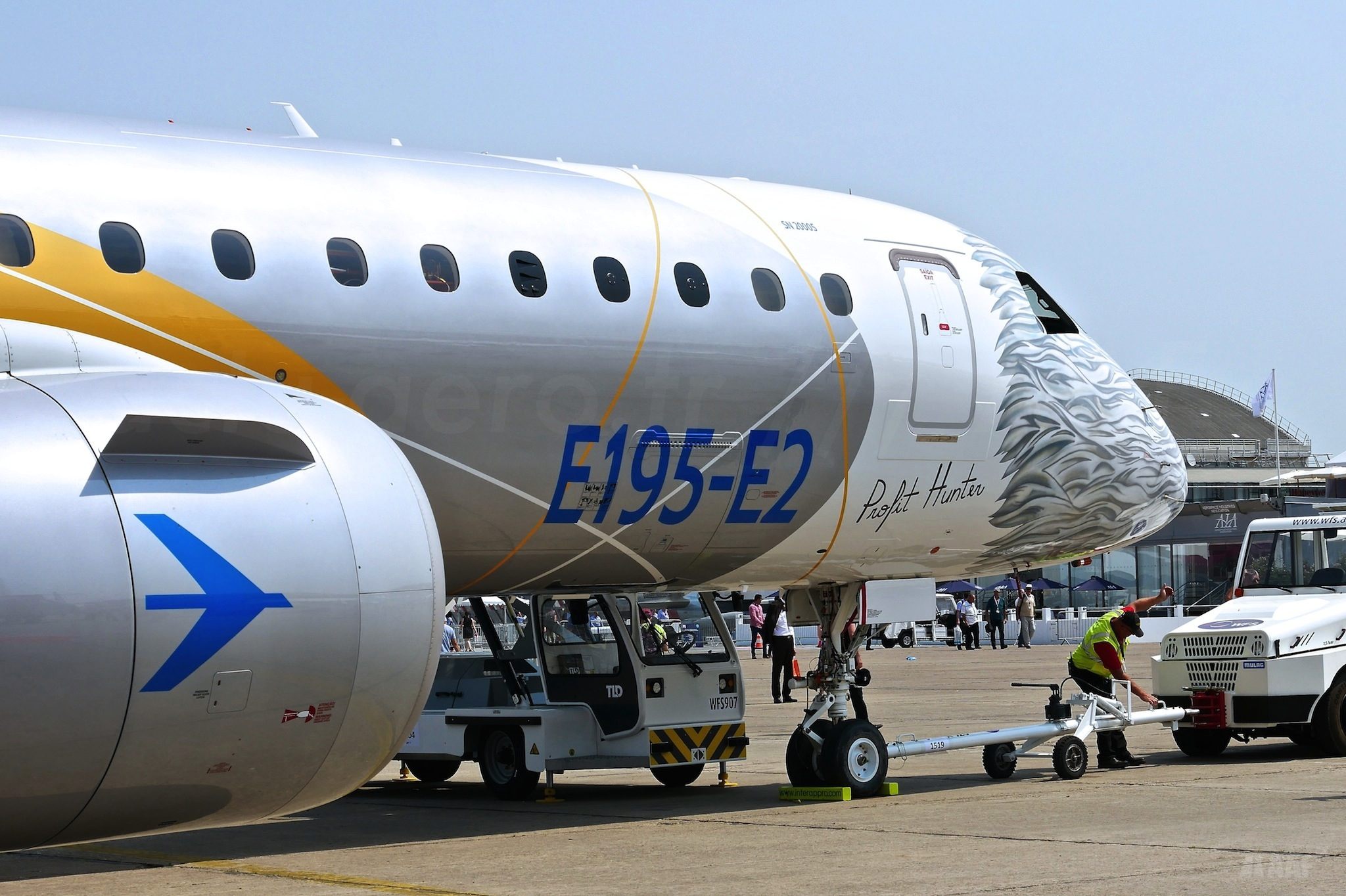 Embraer E195-E2