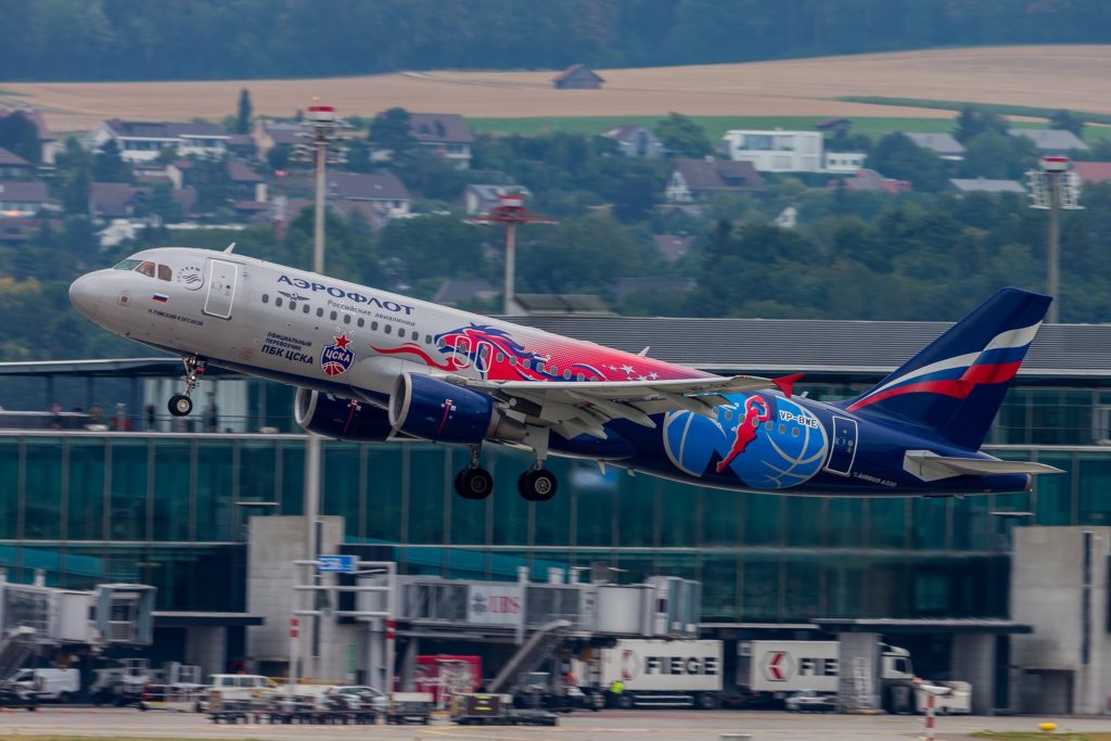 Aeroflot A320-200 painted in "PBC CSKA Moscow" special colors