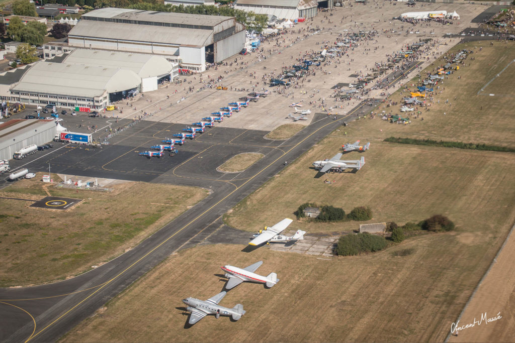 Parking de l’aéroport de Melun Villaroche vu du ciel