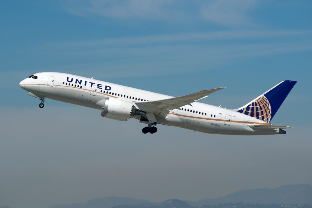 United Boeing 787-8 N27908