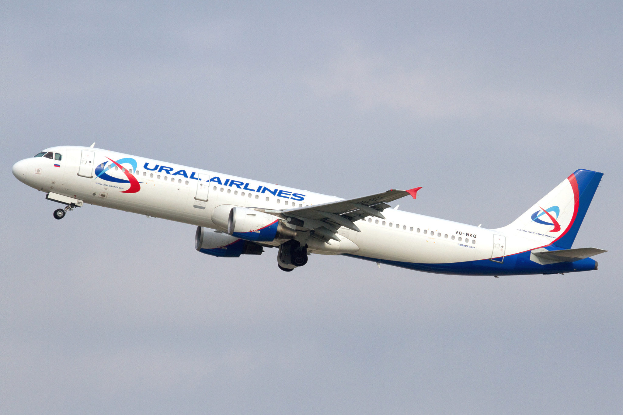 A321 ural airlines. А321-200 Уральские авиалинии. Уральская авиалиний u6 2447. Уральские авиалинии у6-174. Уральские авиалинии в Москве.