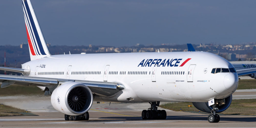 Boeing 777-328(ER) Air France F-GZNL