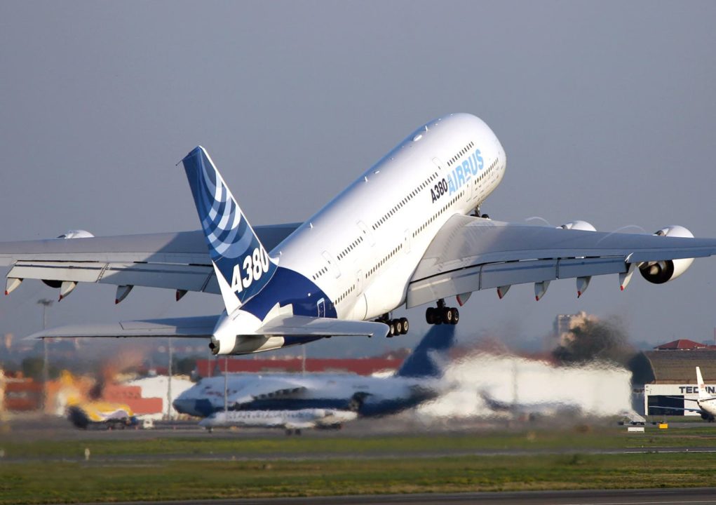 Airbus A380 au décollage de Toulouse