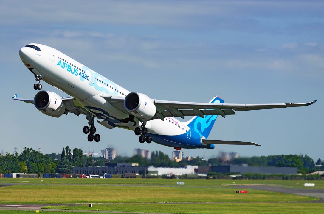 Airbus A330neo (A330-900) décollage du Bourget