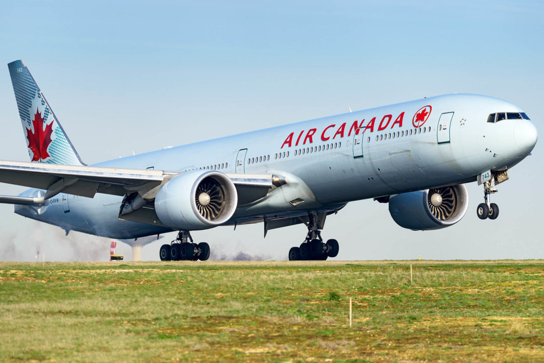 Boeing 777-300ER Air Canada [C-FIVW]