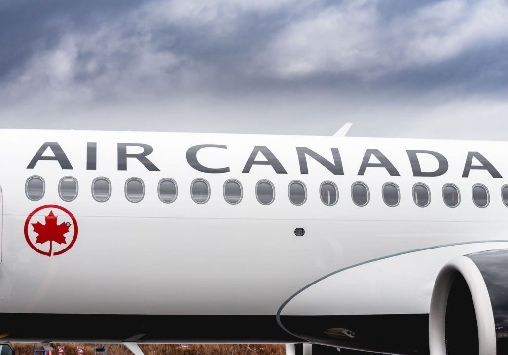 A220-300 Air Canada [C-GROV]