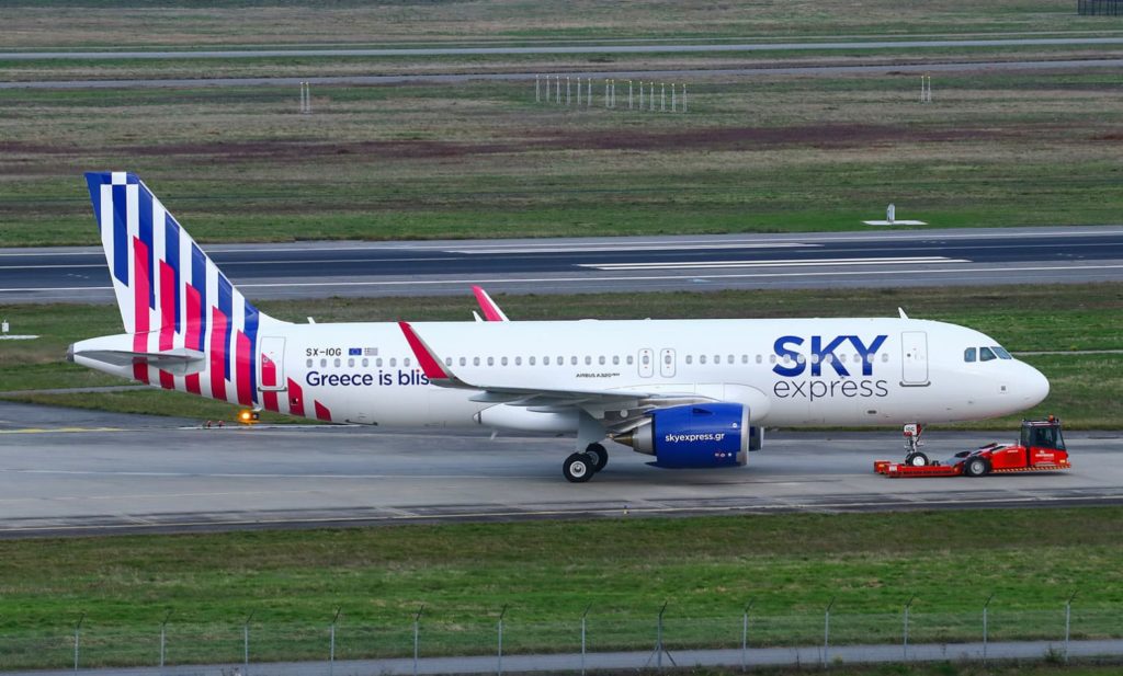 A320neo Sky Express [MSN 10083 / SX-IOG] le 26 novembre à Toulouse