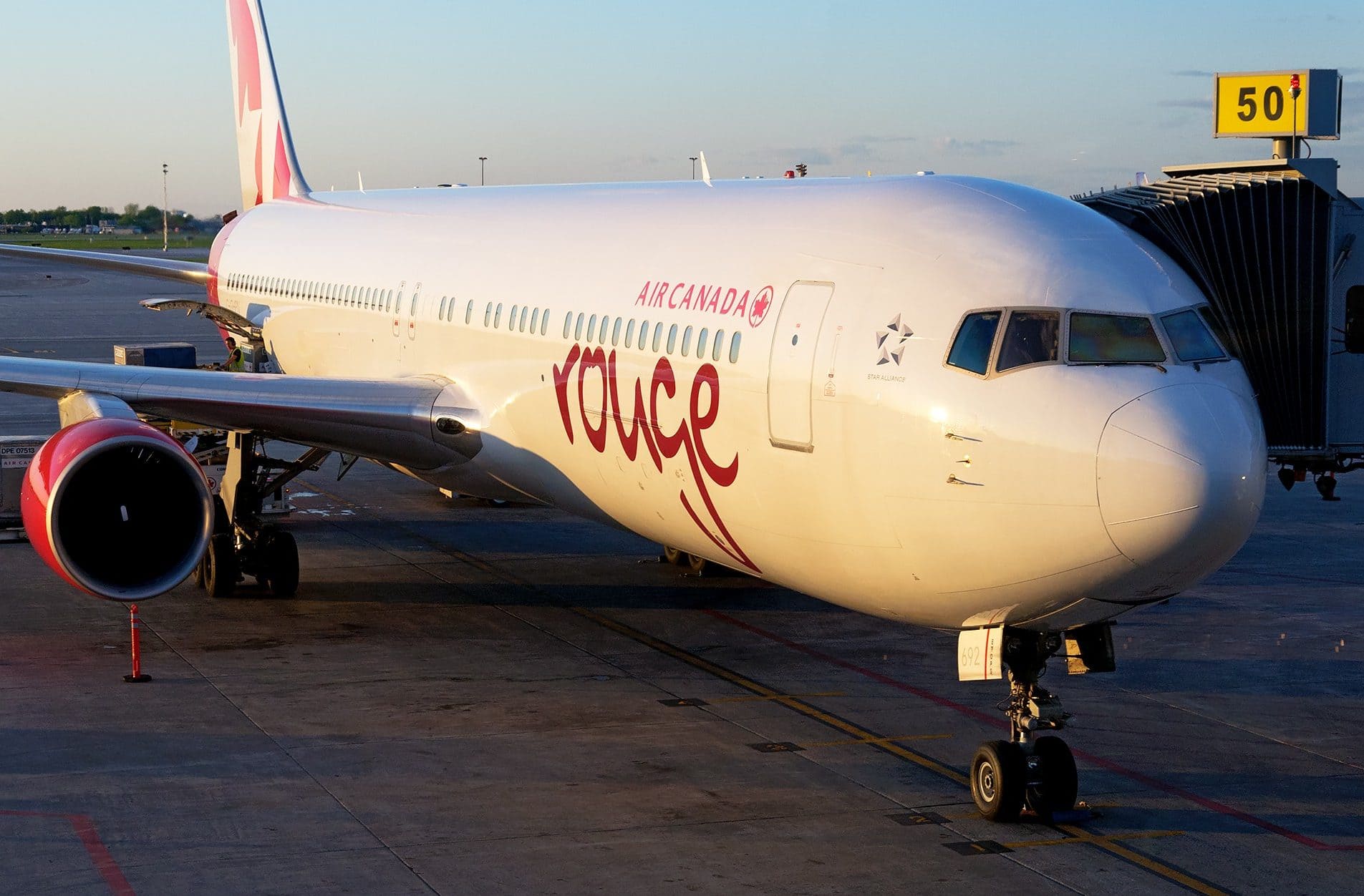 Boeing 767-300 Air Canada Rouge
