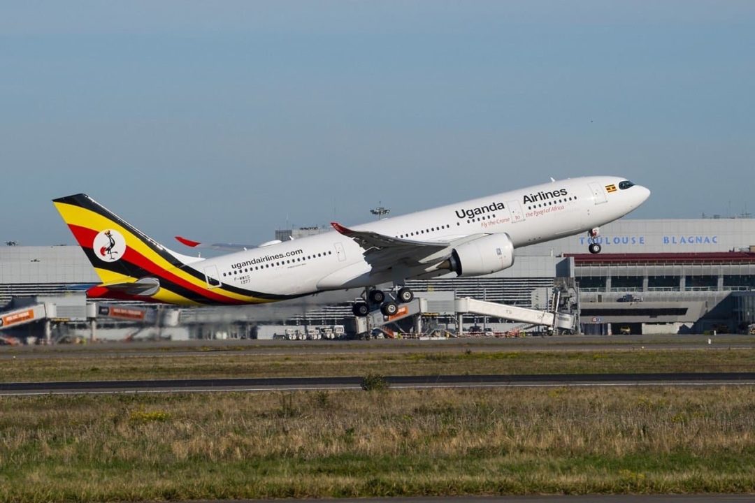L'A330-800 Ouganda Airlines au décollage de Toulouse