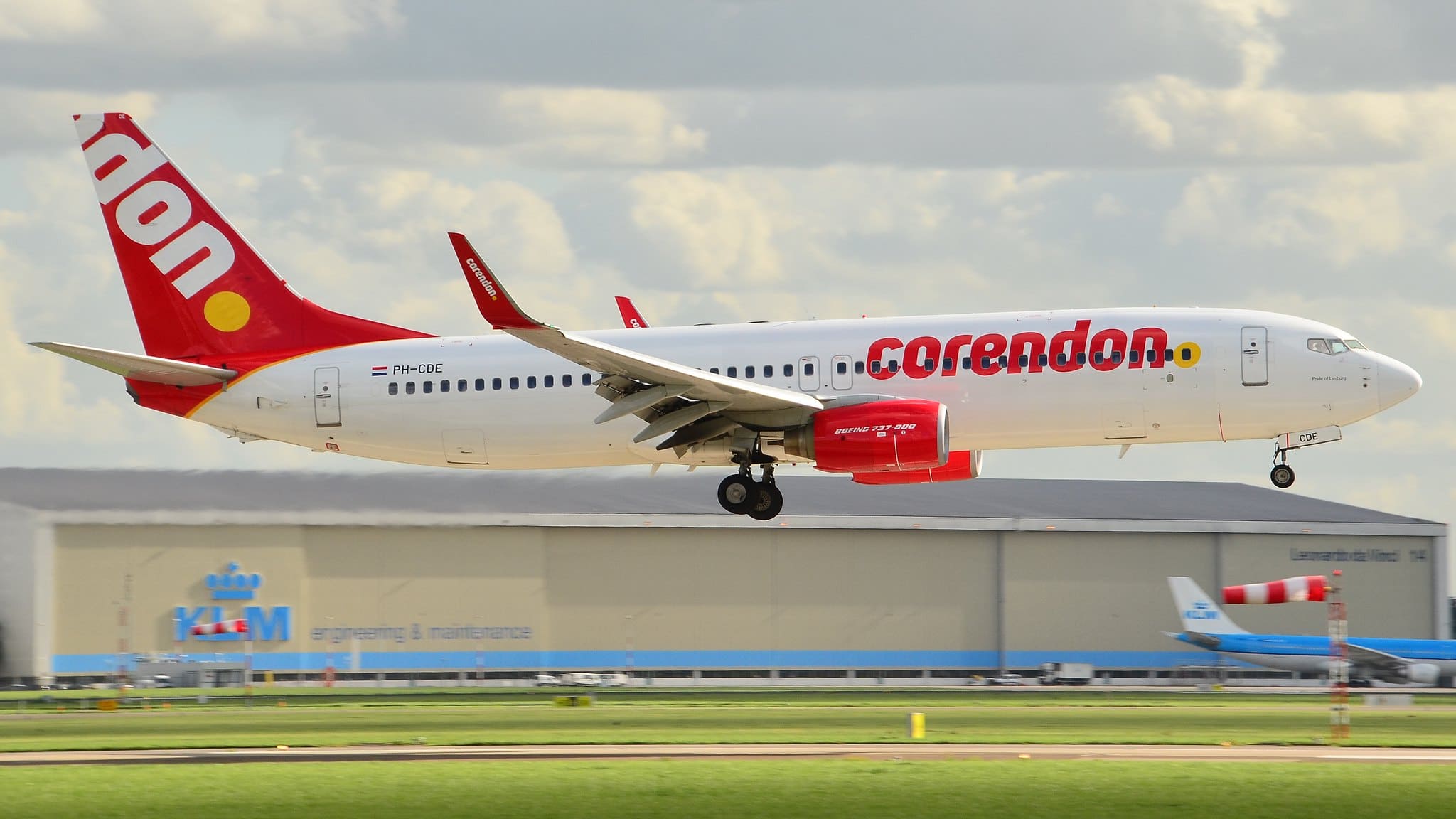 Корендон авиакомпания. Боинг 737 Corendon. Boeing 737-800 Corendon. Корендон Эйрлайнз авиакомпания. Corendon Airlines рейс xc8317.