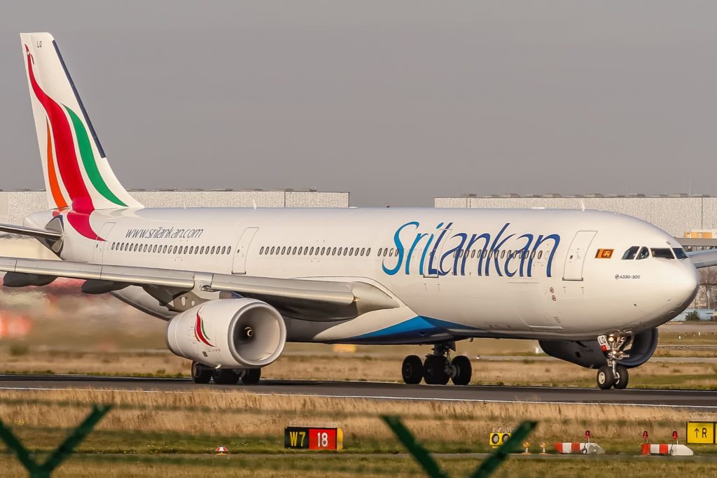 SriLankan Airlines Airbus A330-343 [4R-ALQ]