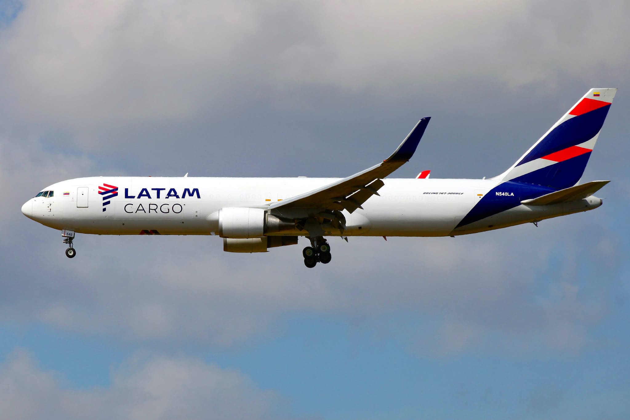 LATAM Cargo Boeing 767-316ER (BCF) [N540LA]