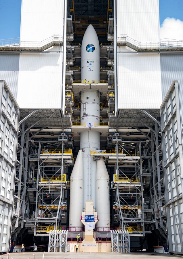 Le lanceur Ariane 6 complet en ZL4