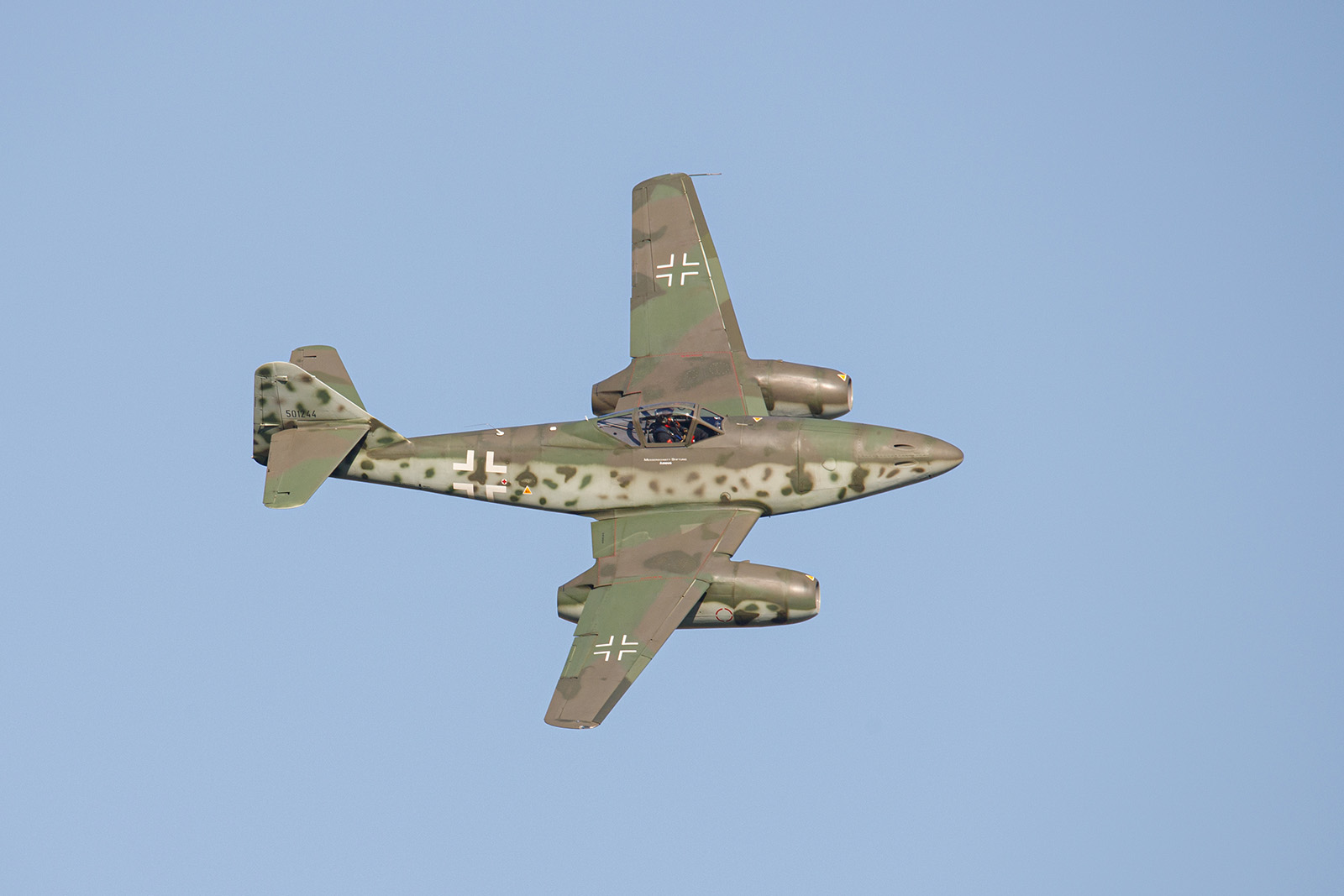 Messerschmitt ME262 en vol (les puristes auront noté le mauvais positionnement des cocardes sur les ailes)