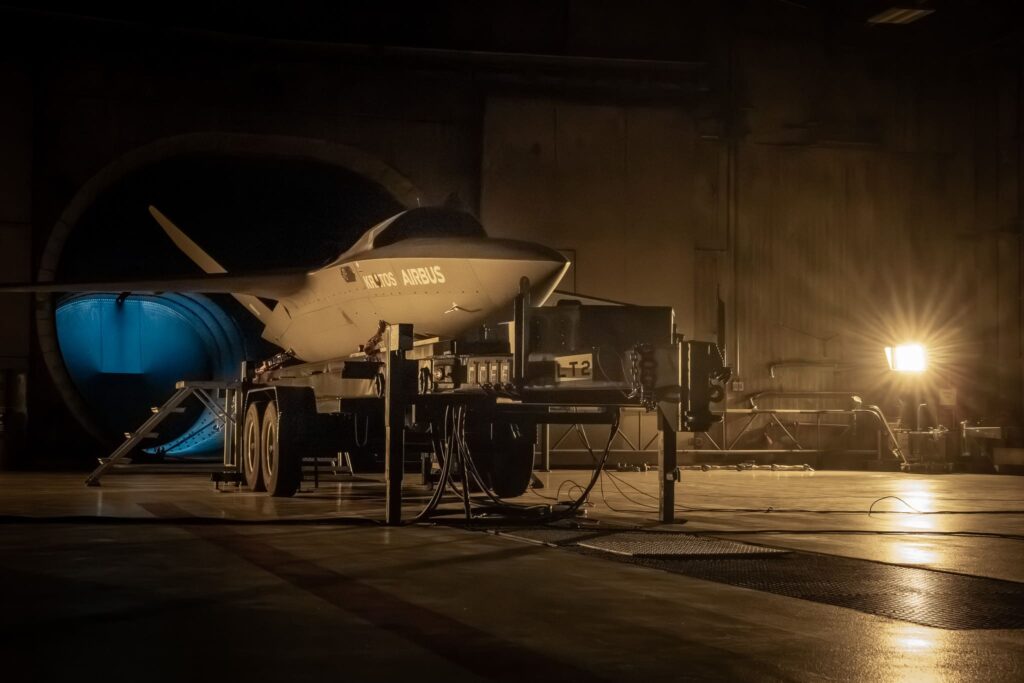 À Manchester, en Allemagne, Airbus prépare actuellement deux Valkyries pour leur premier vol avec son système de mission européen. La photo montre l'une d'elles.